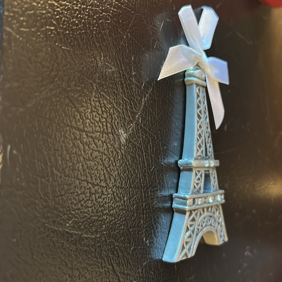 ⚡️FLASH SALE! ⚡️ Eiffel Tower Keepsake - Picture 4 of 4